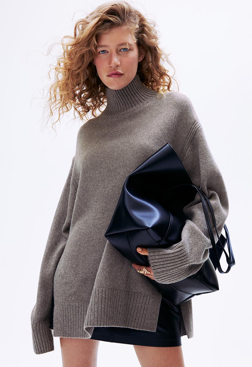 H&M - Oversized polo-neck jumper - greige