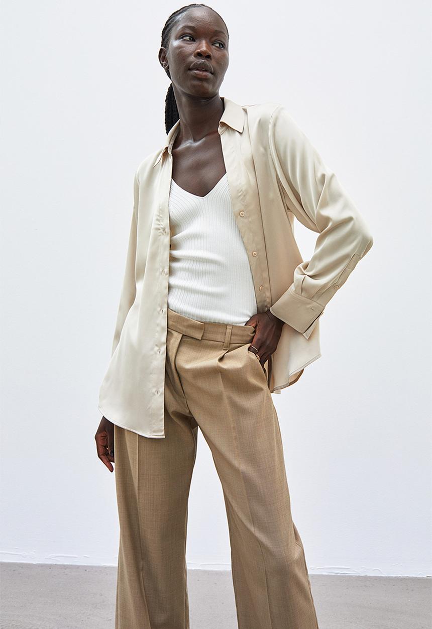 H&M - V-neck blouse - light beige