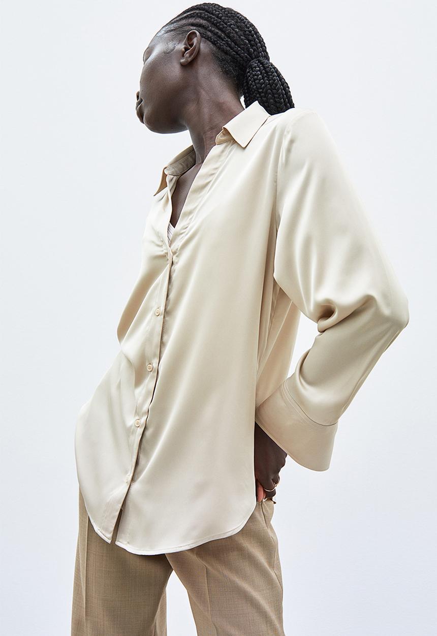 H&M - V-neck blouse - light beige