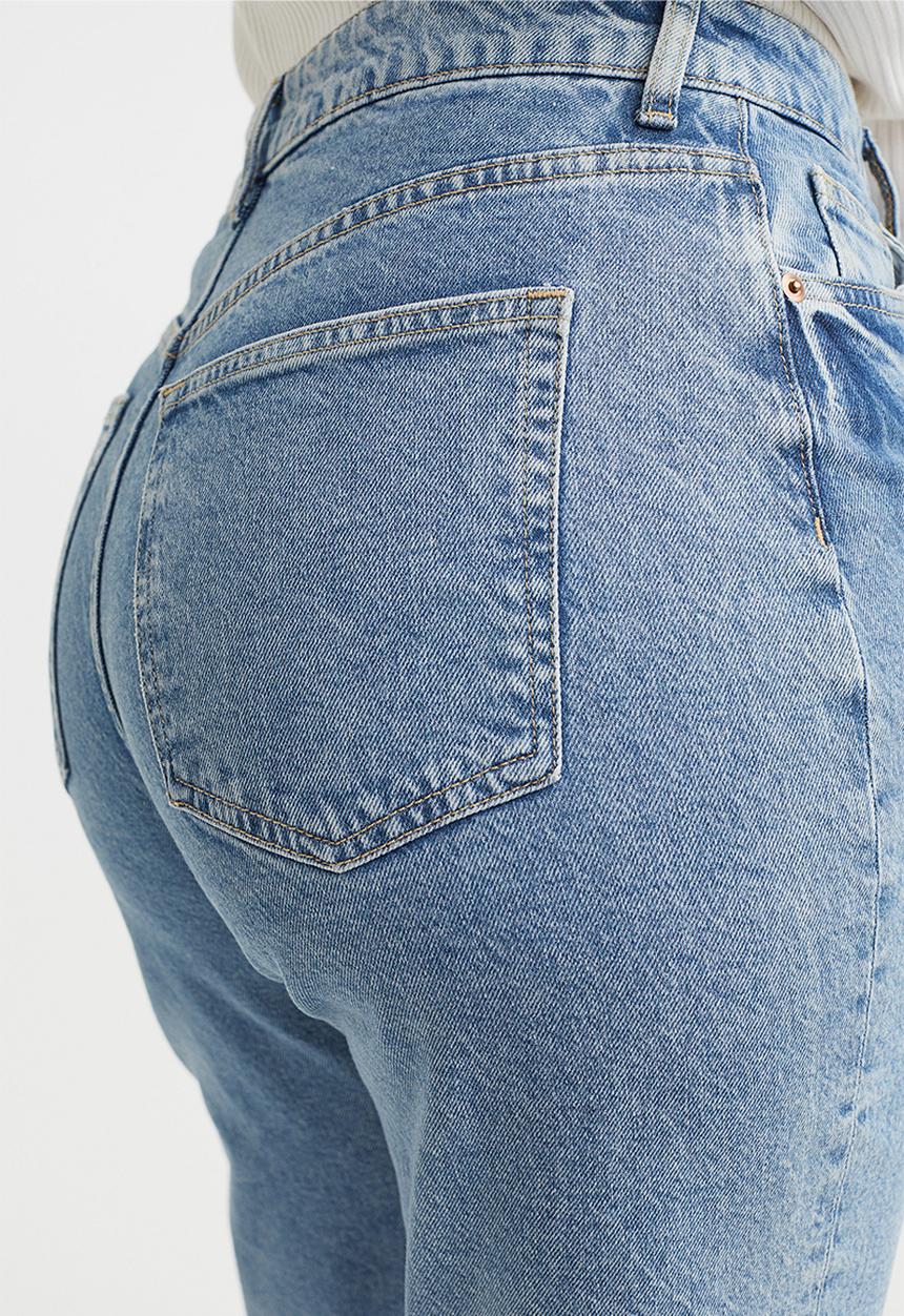 H&M - Slim mom high ankle jeans - light denim blue