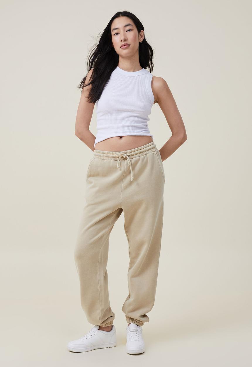 Cotton On - Classic washed trackpant - washed light sand