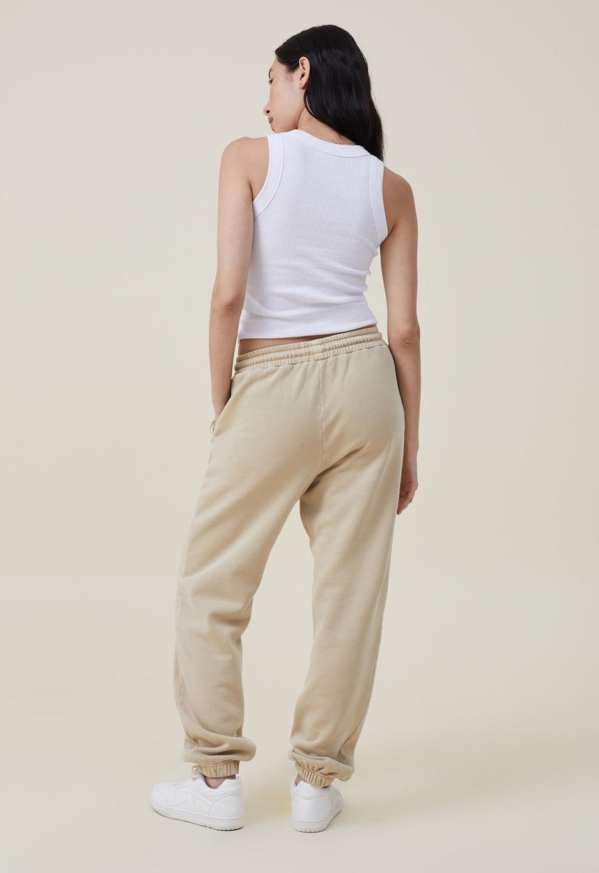 Cotton On - Classic washed trackpant - washed light sand
