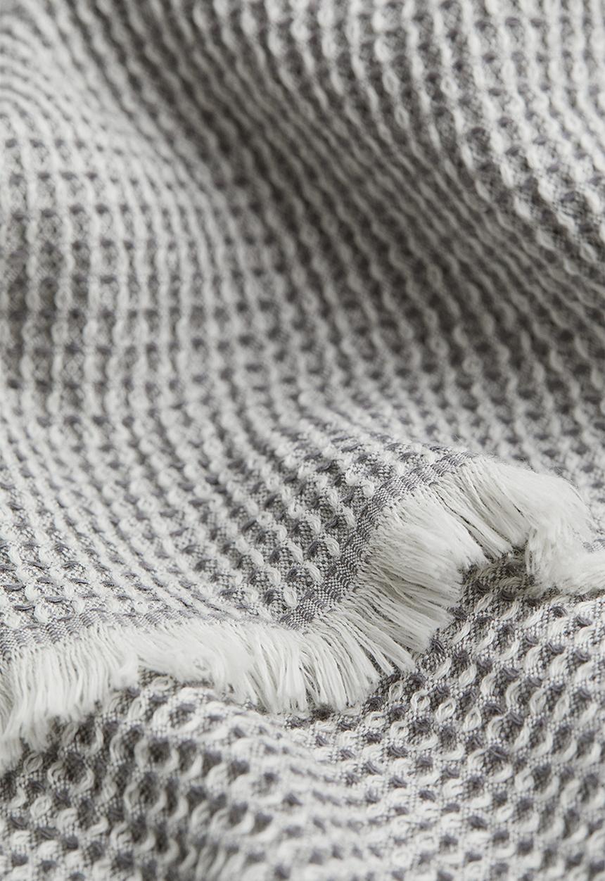 H&M - Waffled bath towel - grey/multi