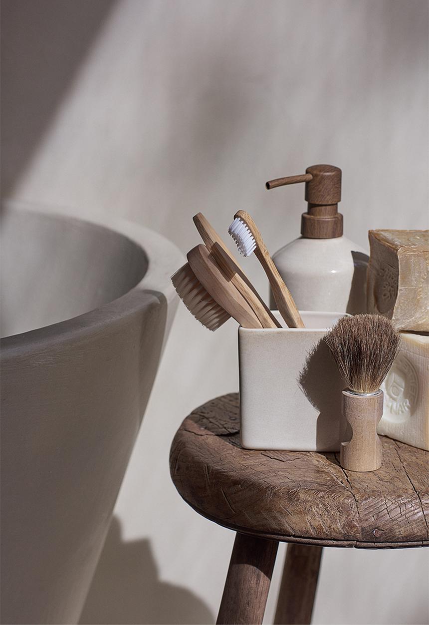 H&M - Stoneware toothbrush mug - white