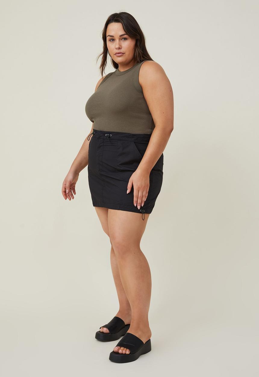Cotton On - Curve jordan cargo mini skirt - black