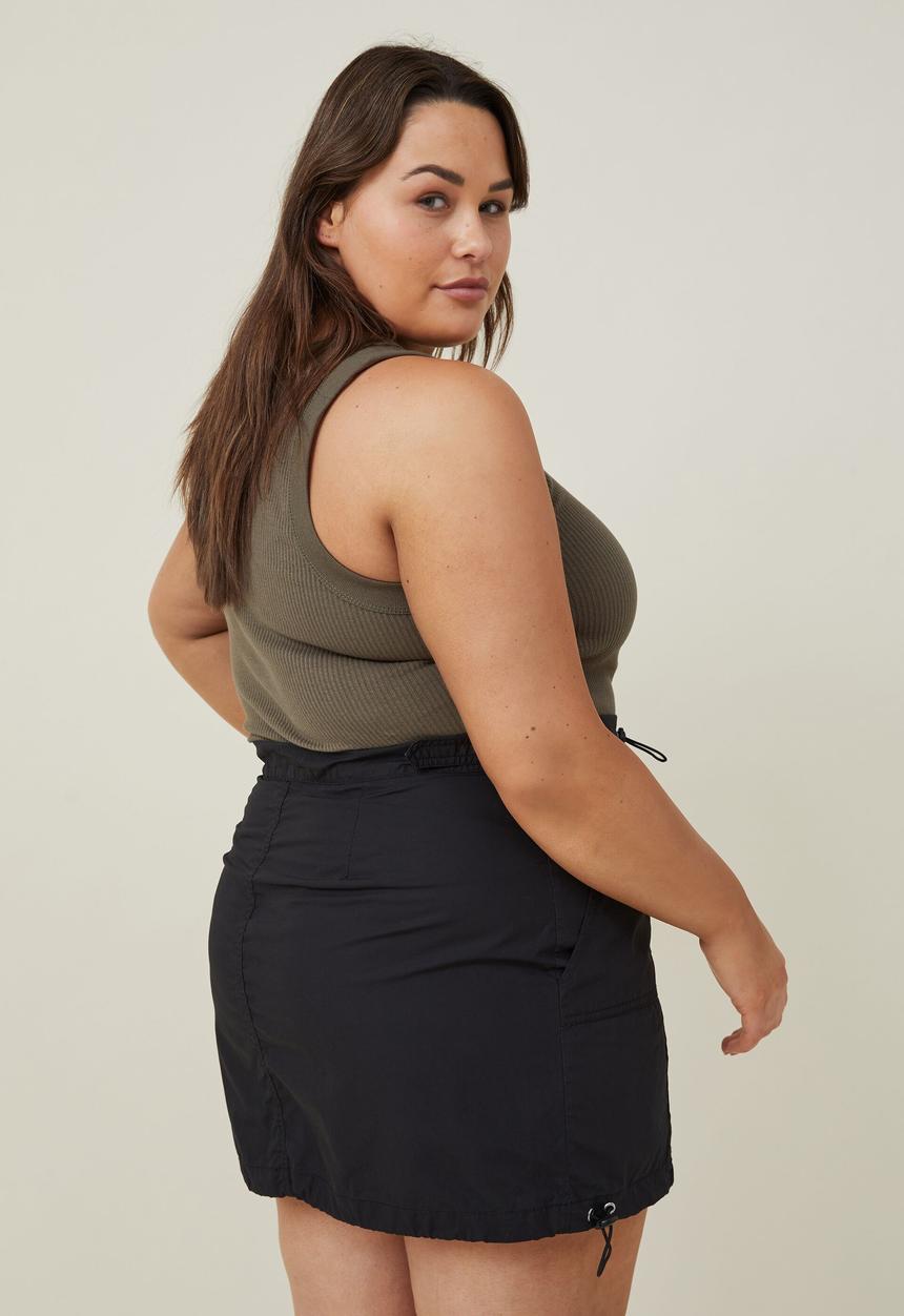 Cotton On - Curve jordan cargo mini skirt - black