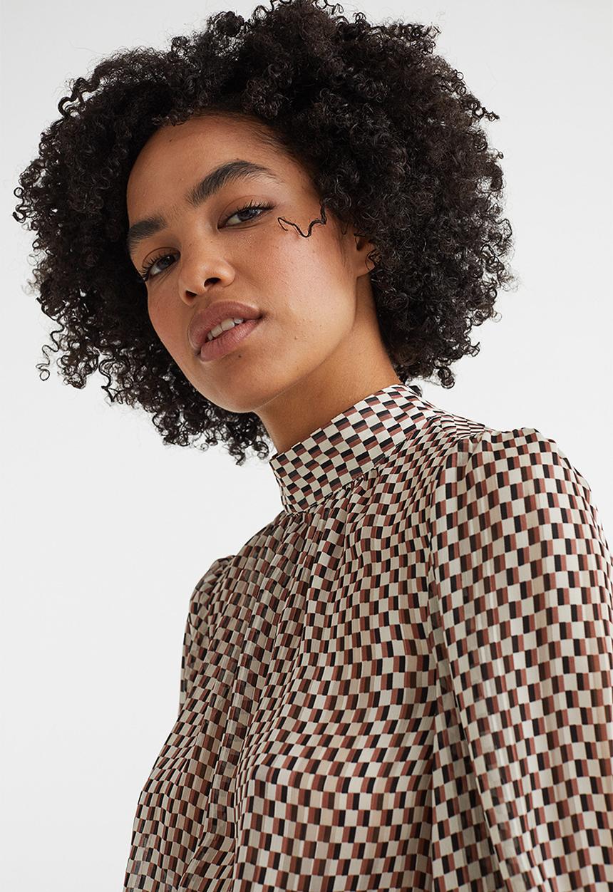 H&M - Stand-up collar satin blouse - natural white/checked