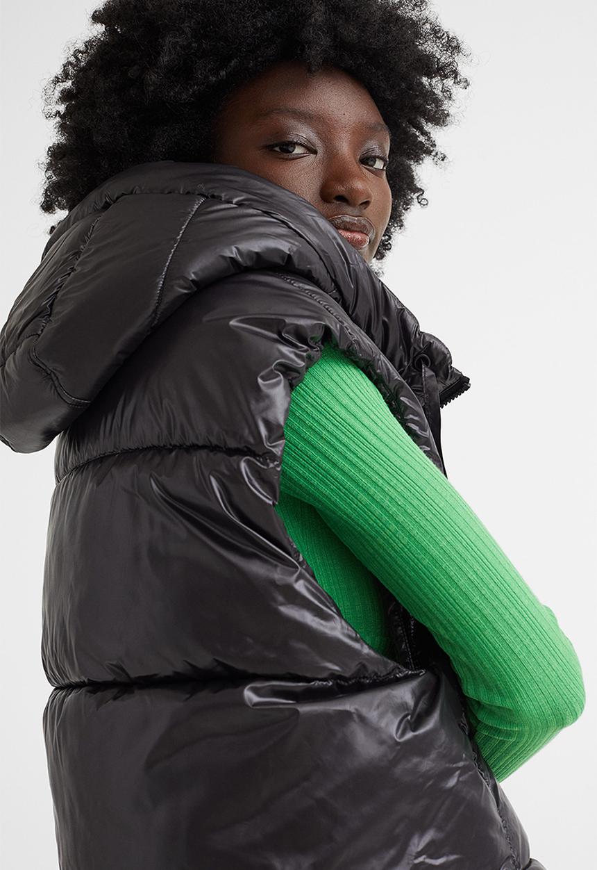 H&M - Hooded puffer gilet - black 