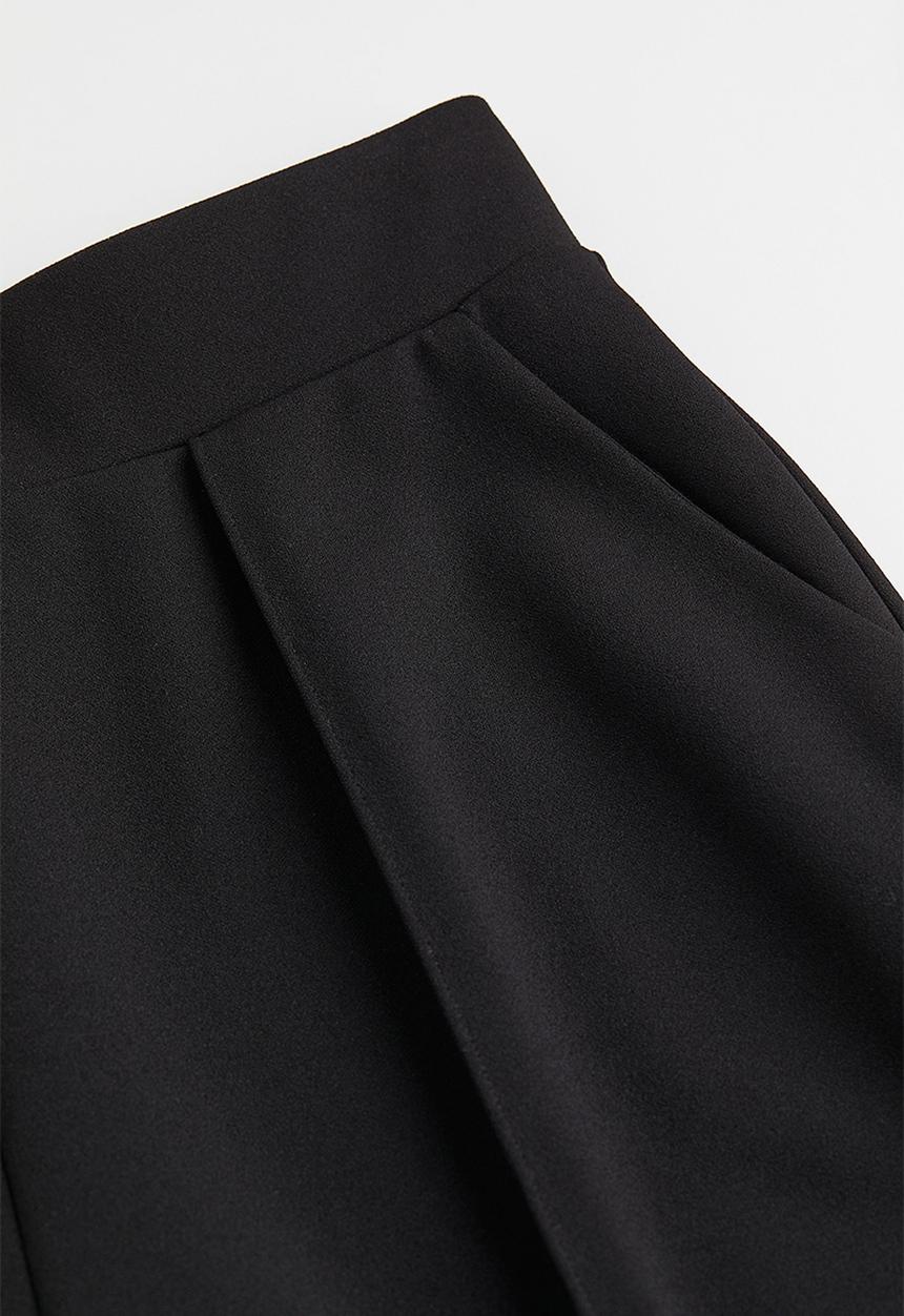 H&M - High-waisted tailored trousers - black