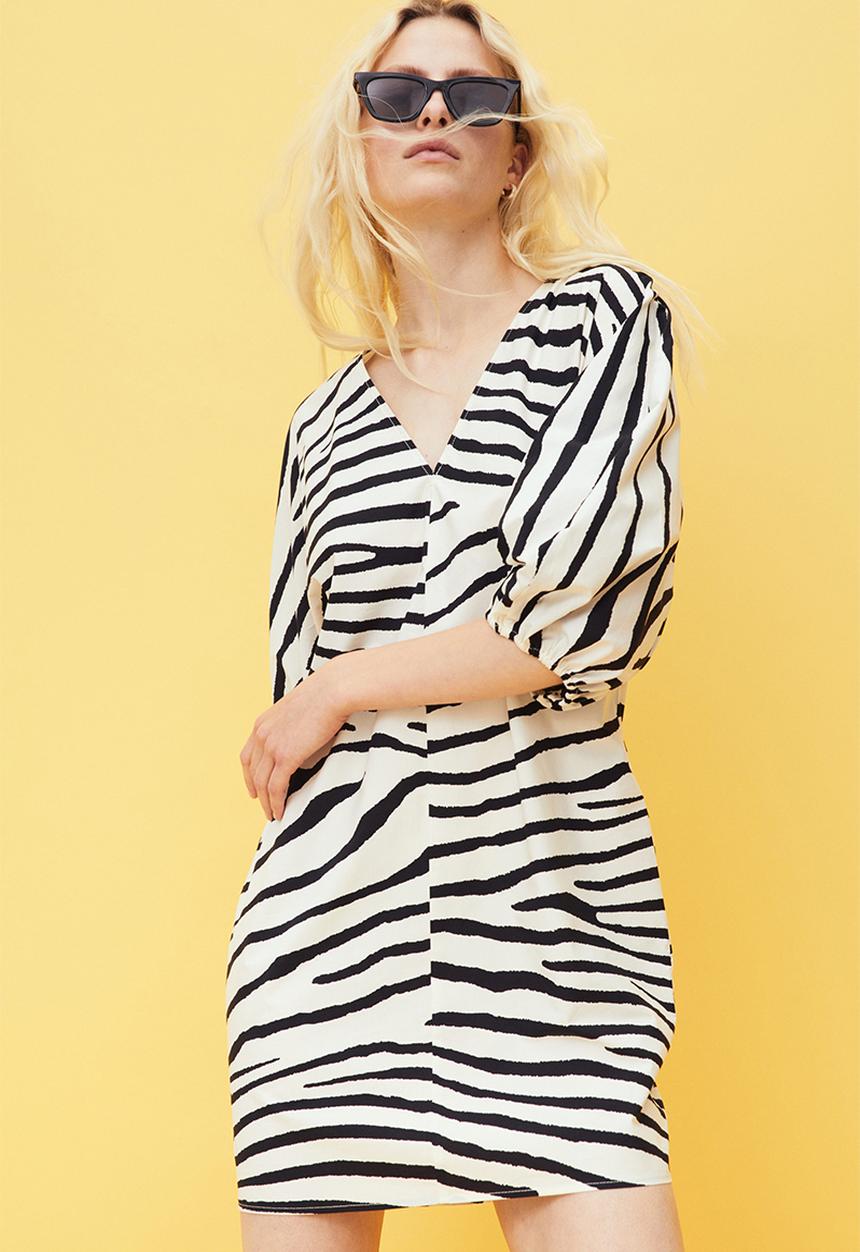 H&M - V-neck dress - cream/zebra print