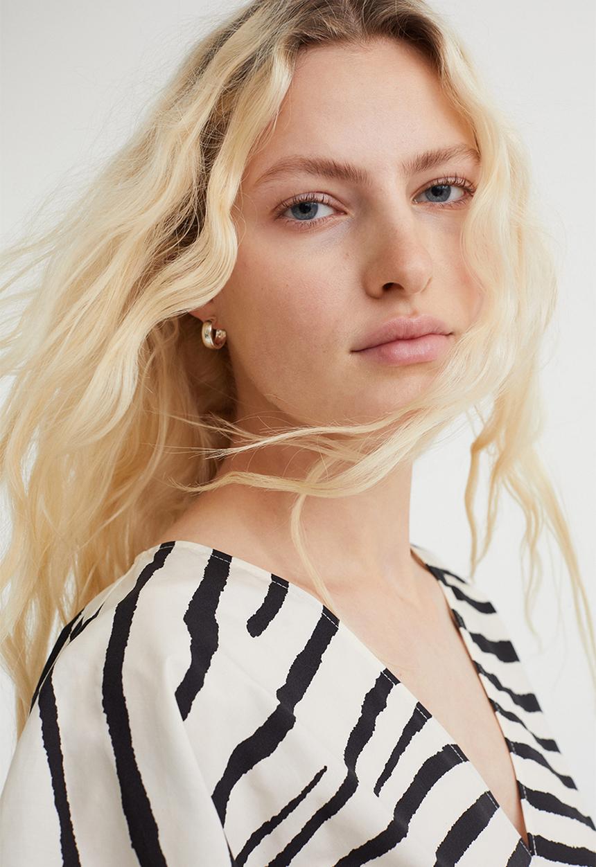 H&M - V-neck dress - cream/zebra print