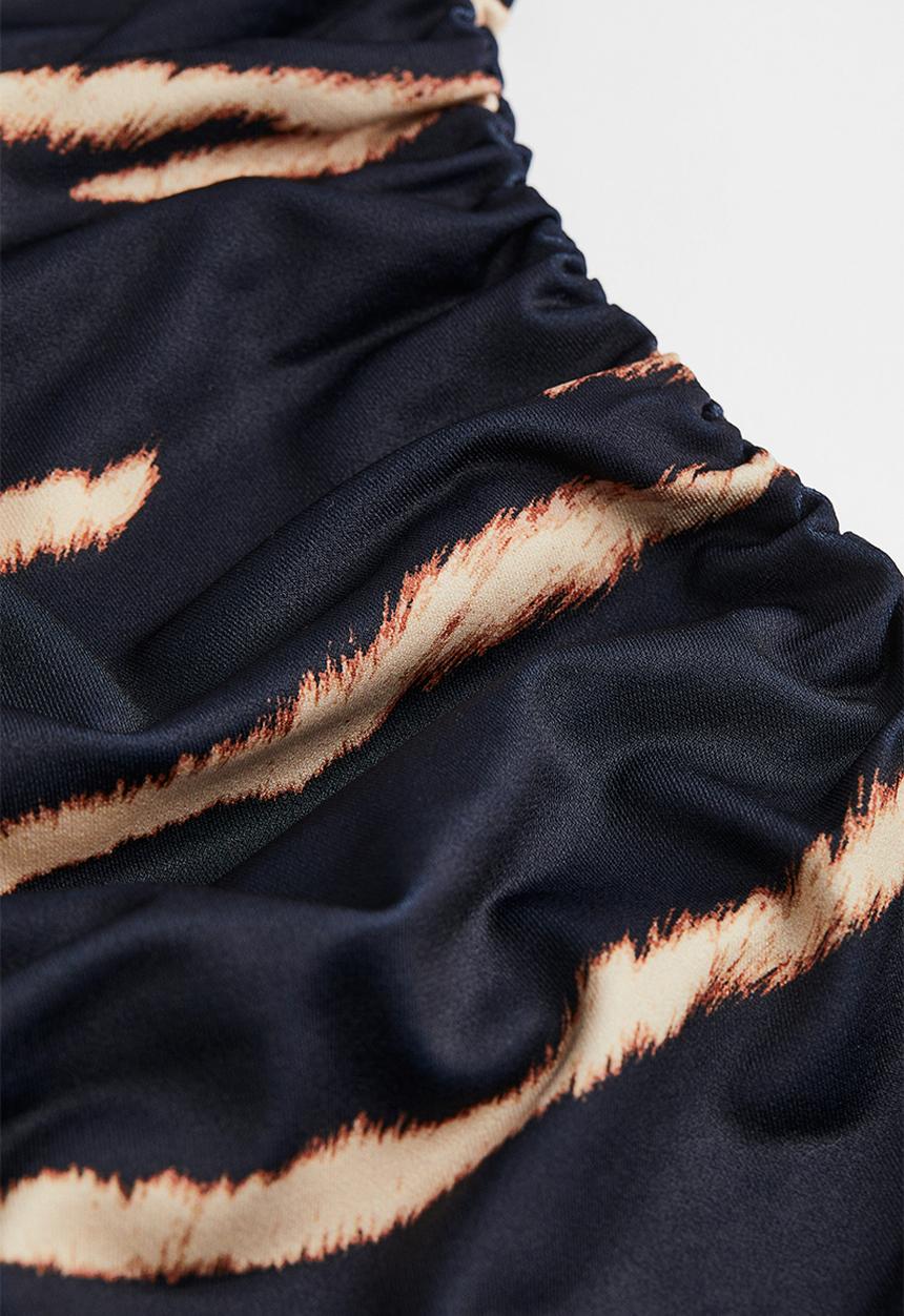 H&M - Gathered jersey dress - dark blue/zebra print