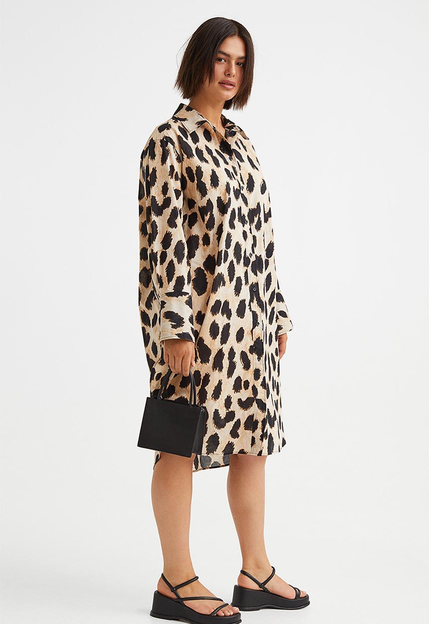 H&M - Oversized shirt dress - light beige/leopard-print