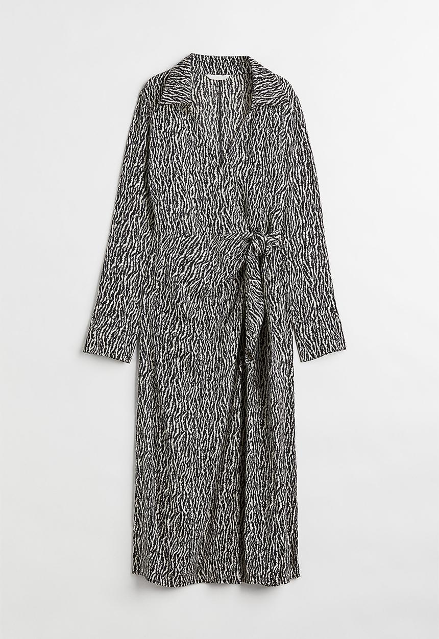 H&M - Satin wrap dress - black/patterned