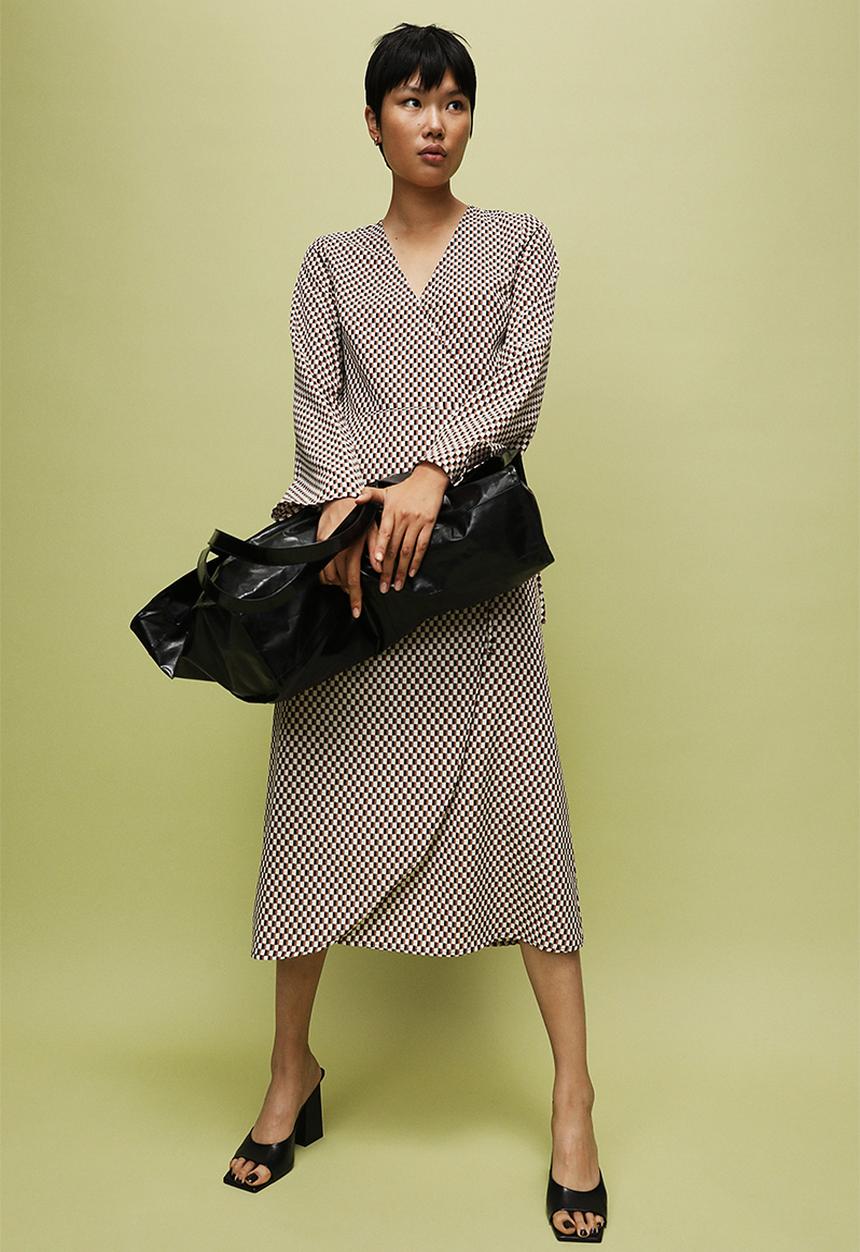 H&M - Crêpe wrap dress - natural white/checked