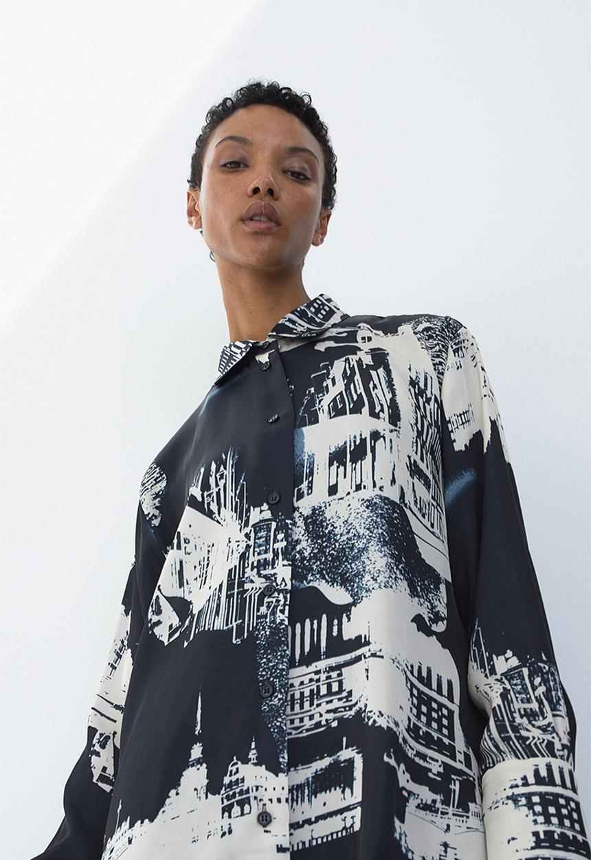 H&M - Shirt with a sheen - dark blue/stockholm