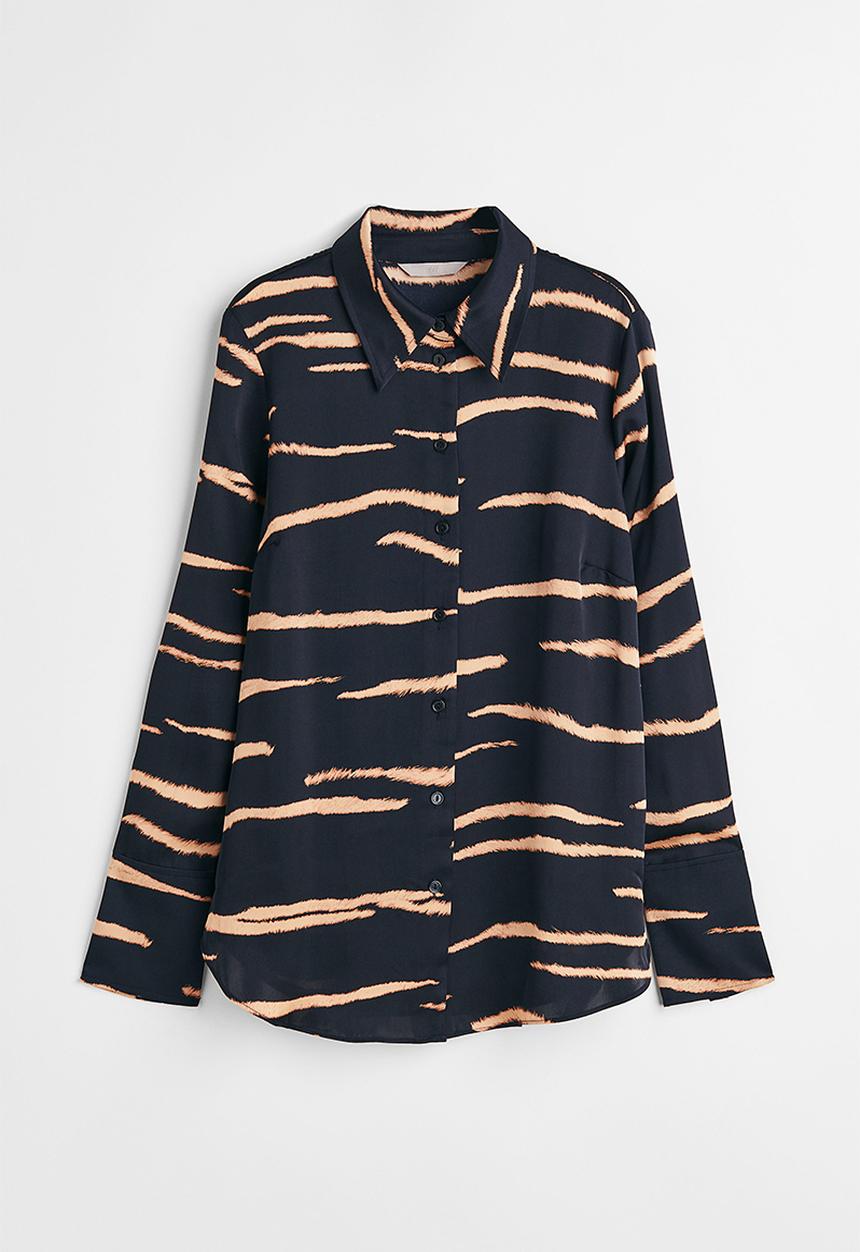 H&M - Fitted shirt - dark blue/zebra print