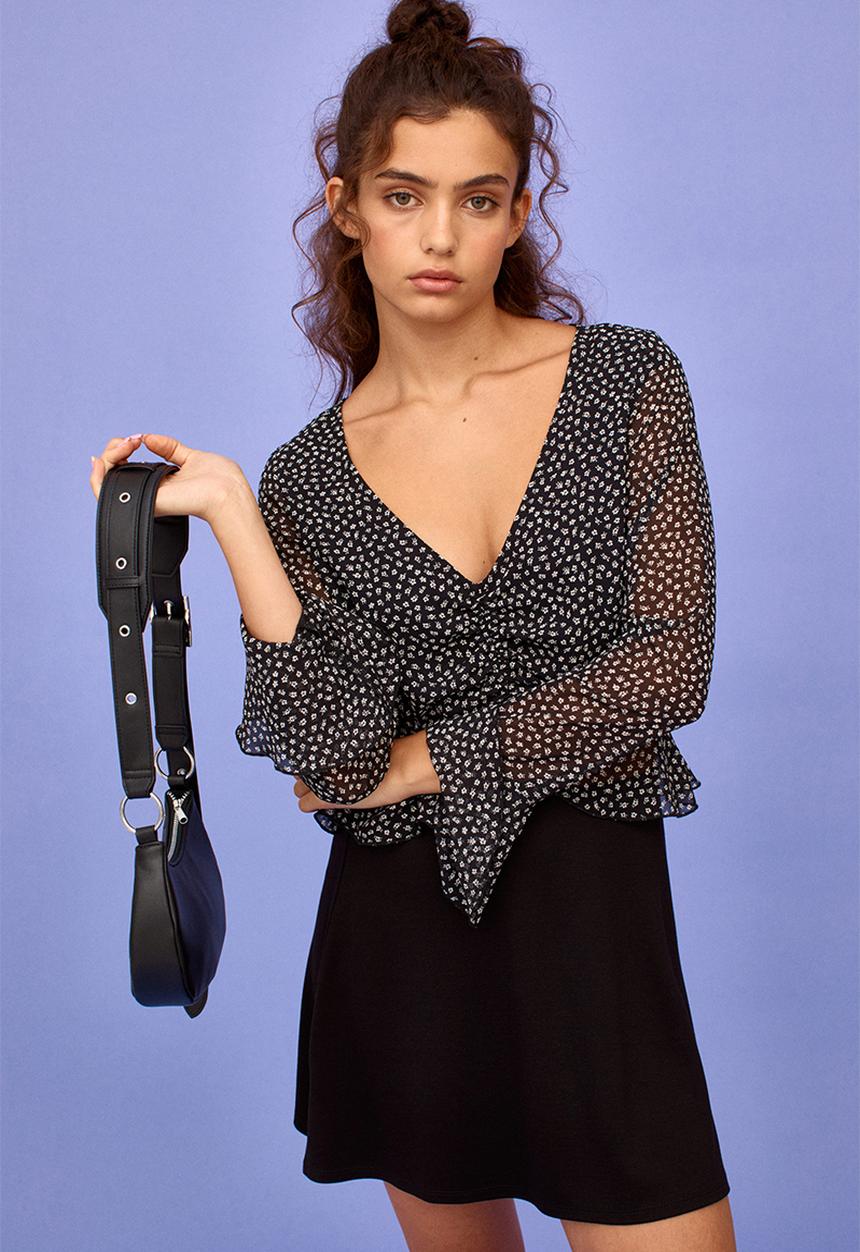 H&M - Drawstring-detail chiffon blouse -black/small flowers
