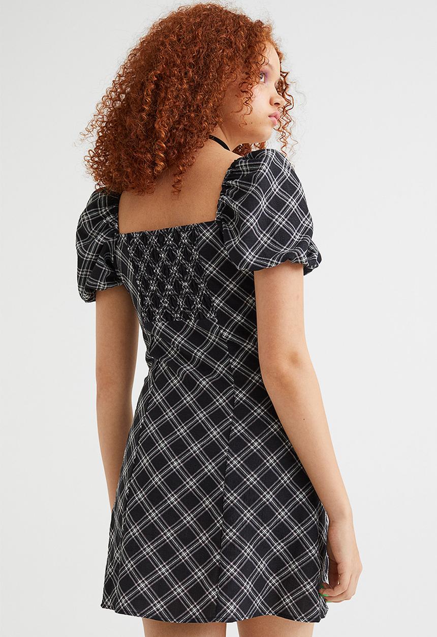 H&M - Puff-sleeved crêpe dress - black/checked
