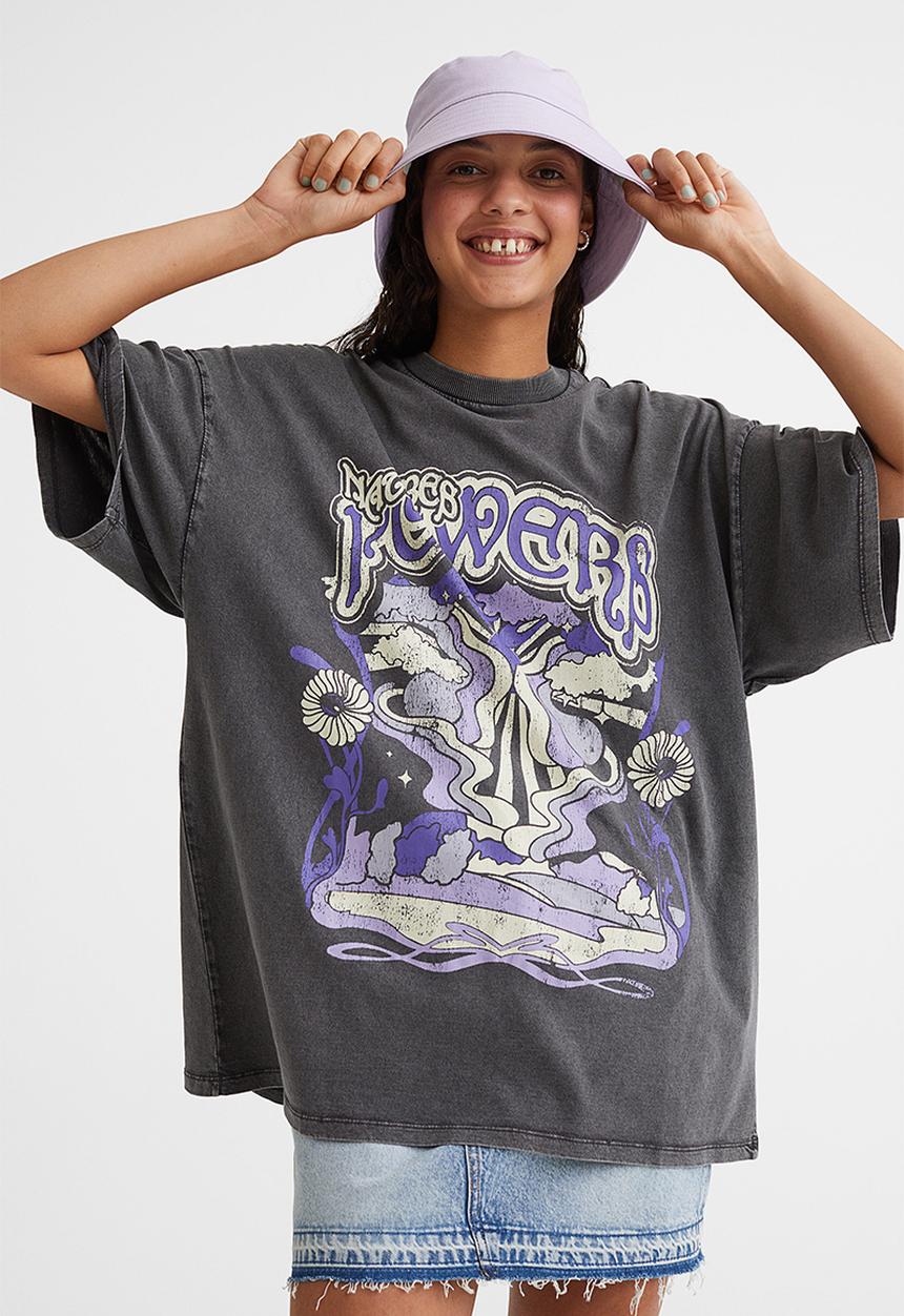 H&M - Oversized printed T-shirt - black/natures powers