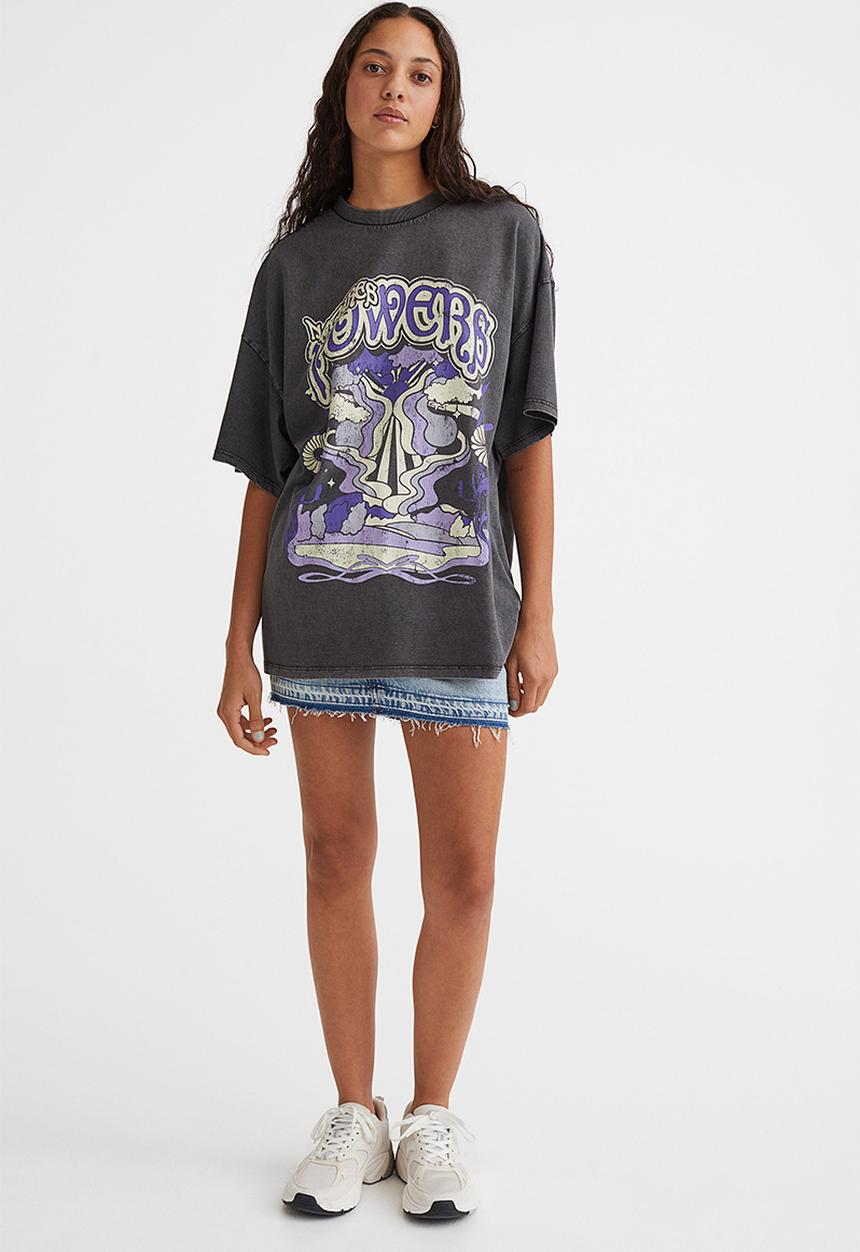 H&M - Oversized printed T-shirt - black/natures powers