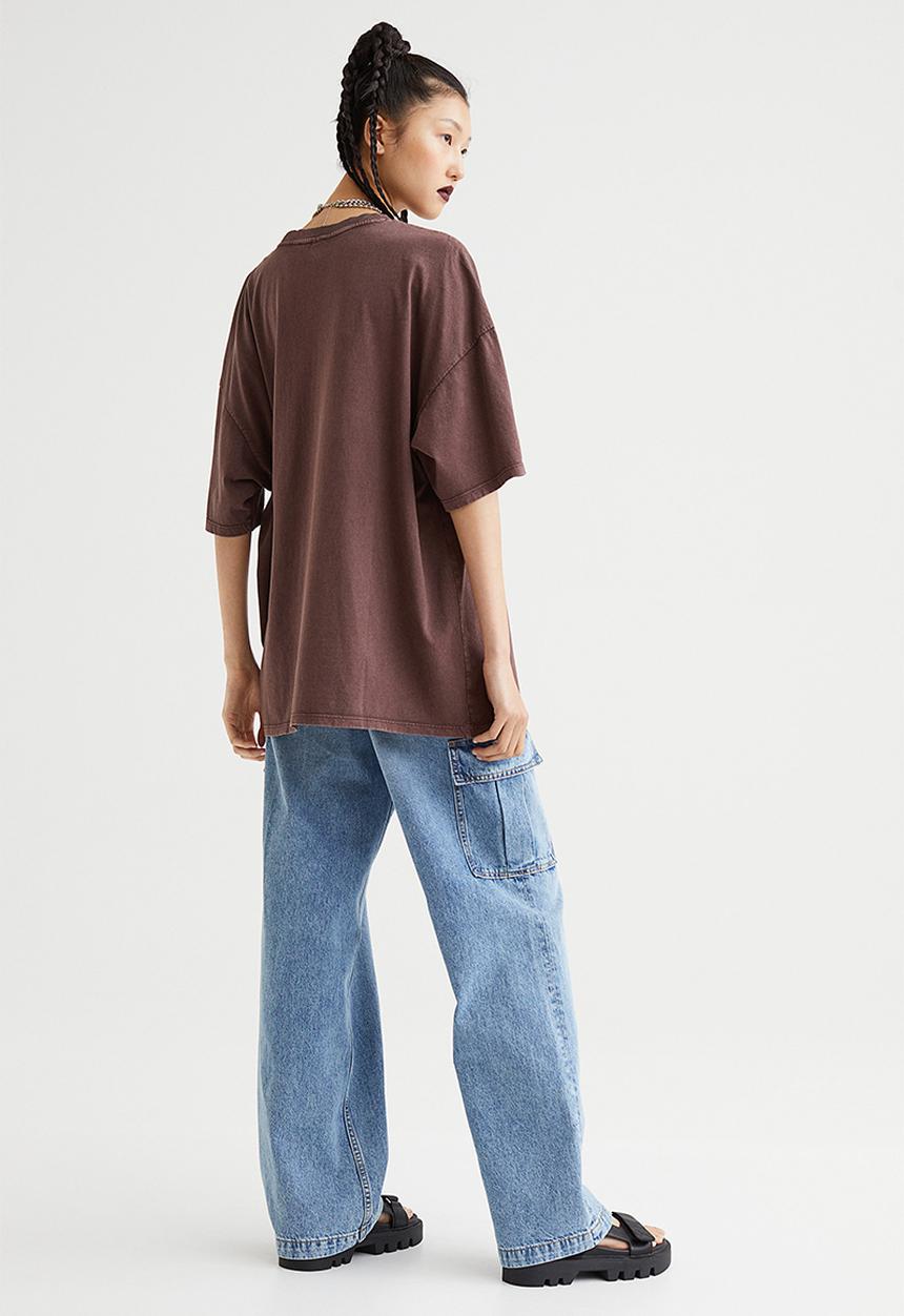 H&M - Oversized printed T-shirt - dark brown/ohio