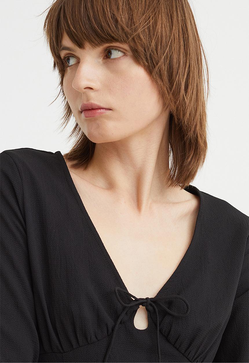 H&M - Patterned tie-detail dress - black
