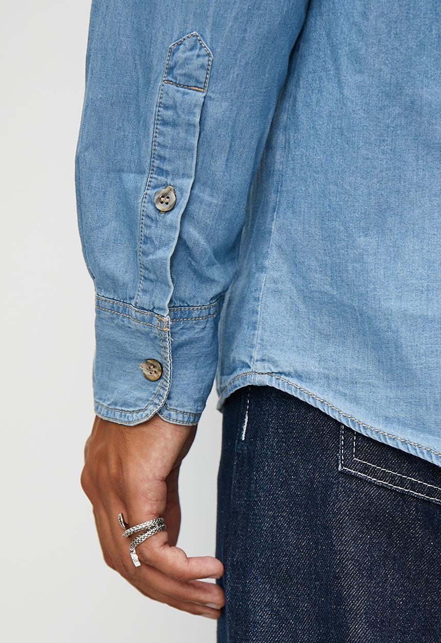 STYLE REPUBLIC - Oversized long sleeve washed flap pocket denim overshirt - light blue
