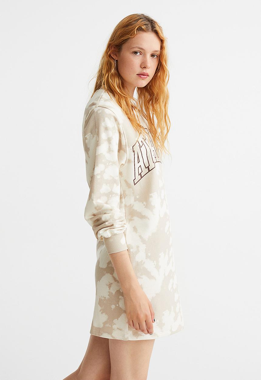 H&M - Patterned sweatshirt dress - beige/atlanta