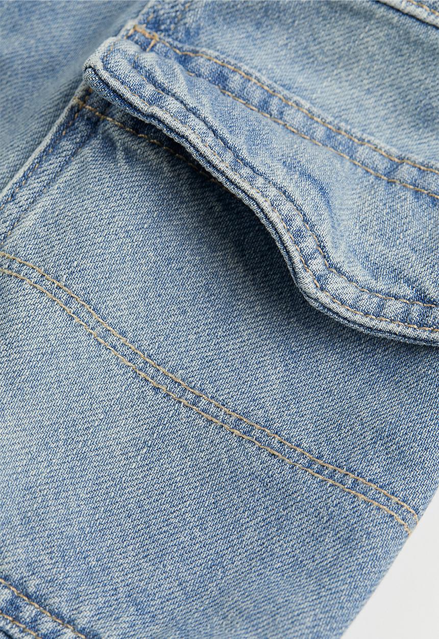 H&M - Denim cargo shorts - light denim blue