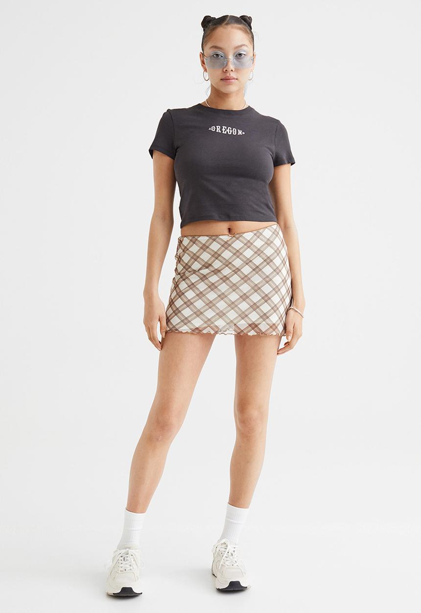 H&M - Cropped printed T-shirt - black/oregon