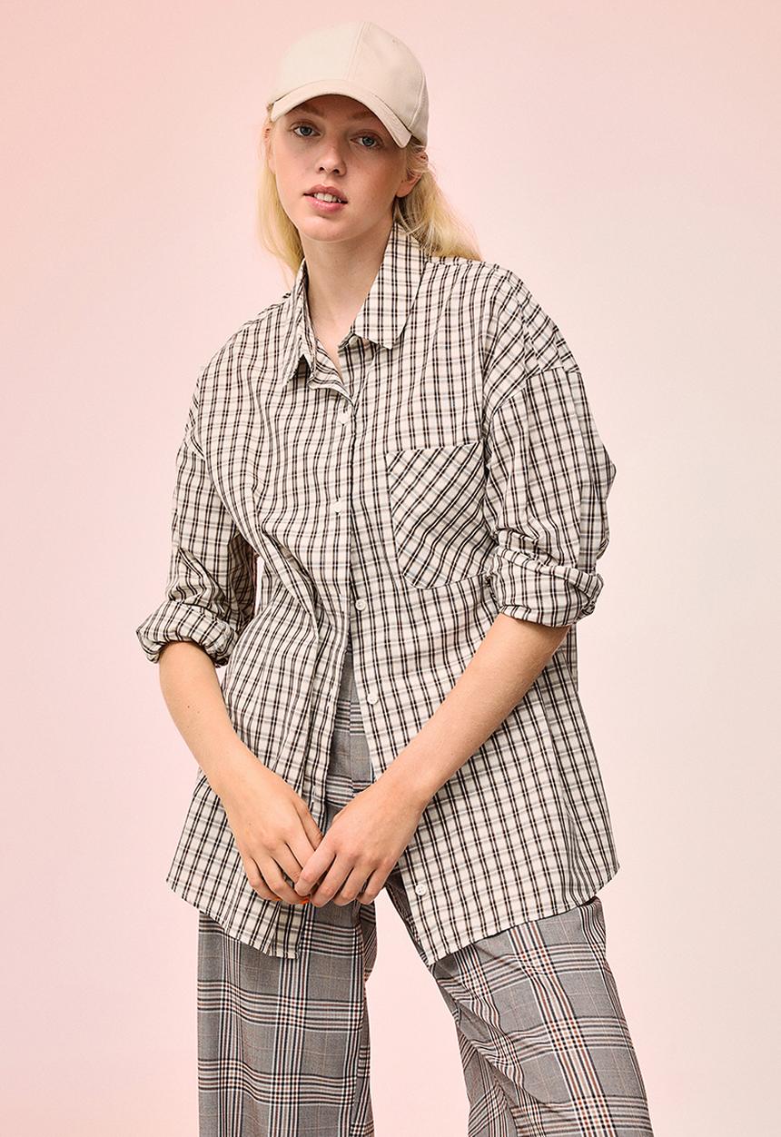 H&M - Oversized cotton shirt - light beige/checked