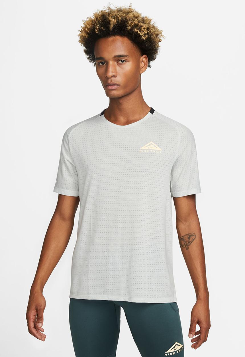 Nike - Nike Trail Solar Chase Dri-FIT Short-Sleeve Running Top