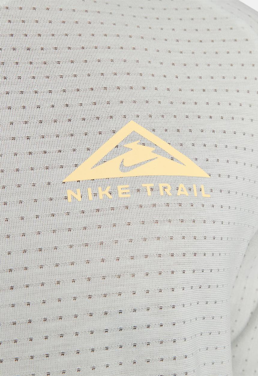 Nike - Nike Trail Solar Chase Dri-FIT Short-Sleeve Running Top