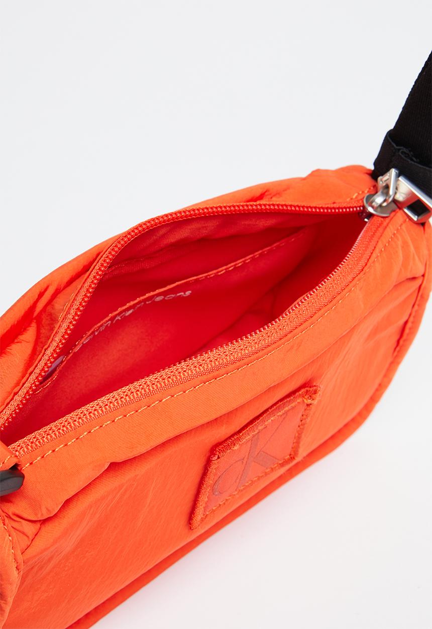 Calvin Klein - City nylon ew camera - coral orange