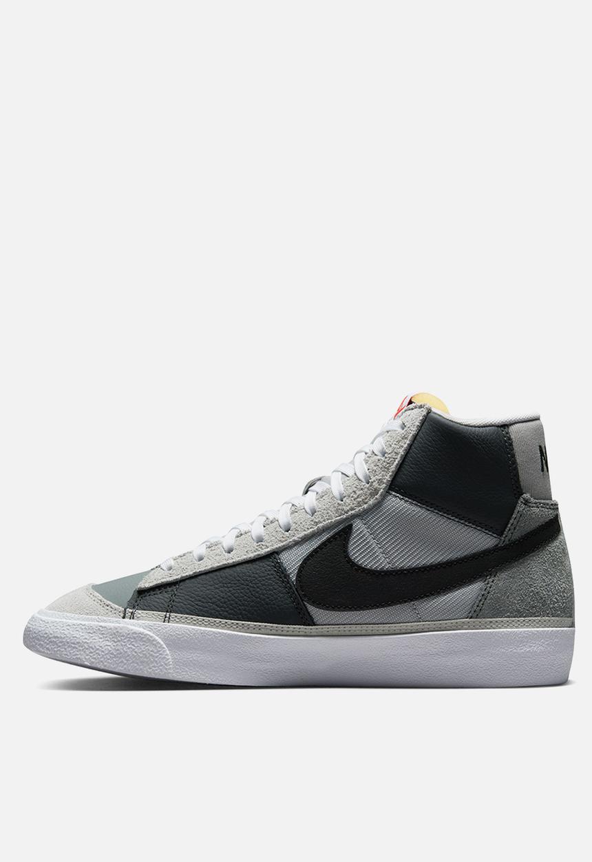 Nike - Blazer '77 remastered
