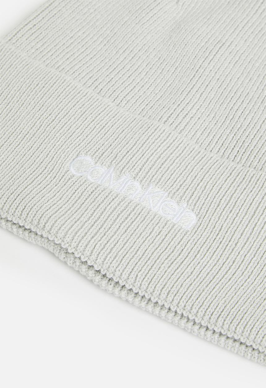 Calvin Klein - Essential knit beanie - cement