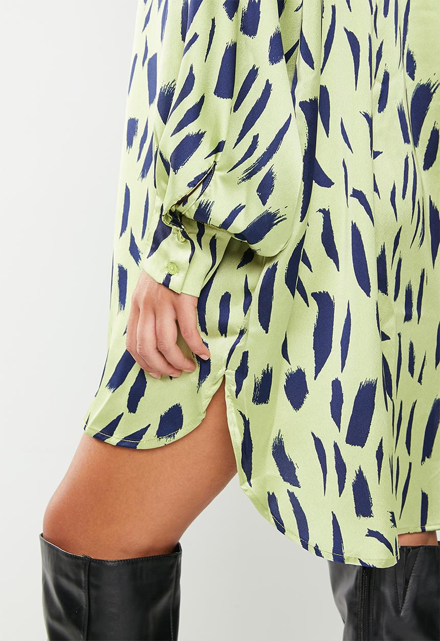 Glamorous - Satin shirt dress - green & navy strokes