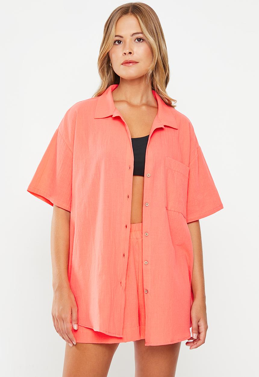 Cotton On - Short sleeve swing beach shirt - sugar coral