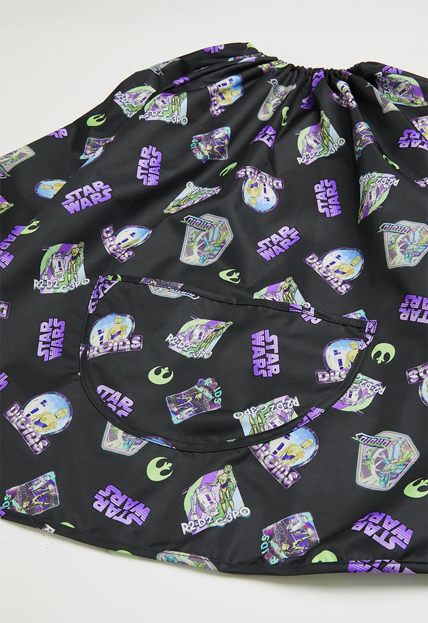 Cotton On - Licensed art smock - lcn luc star wars/droids repeat