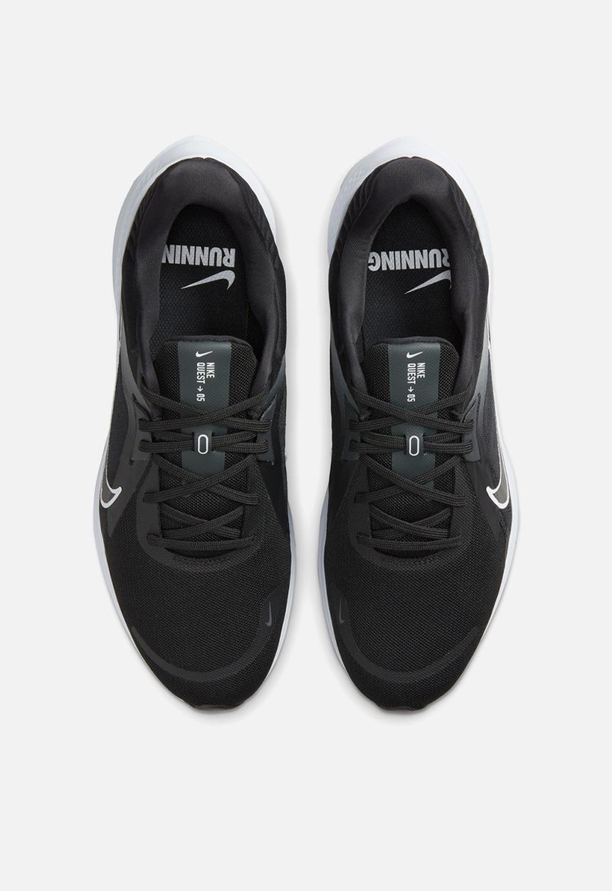 Nike - Quest 5