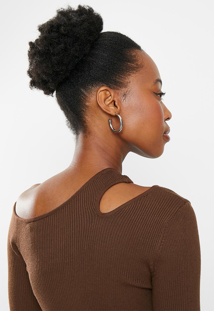dailyfriday - Cut out shoulder top - chocolate