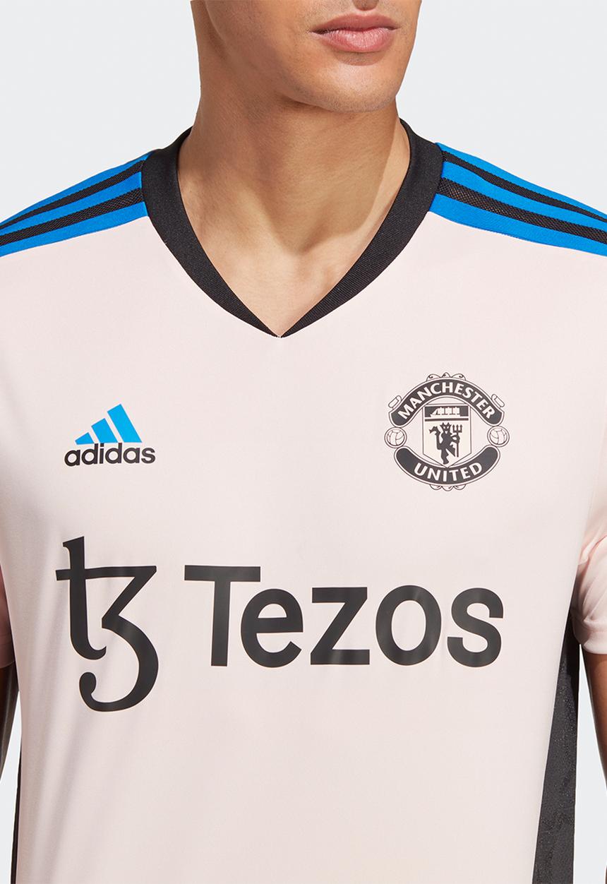 adidas Performance - Manchester United condivo 22 training jersey- icy pink