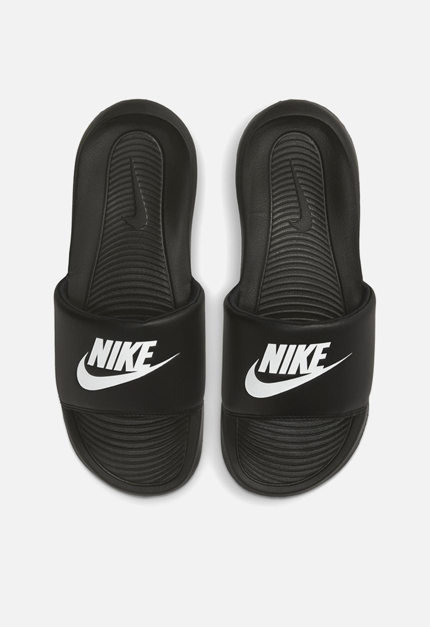 Nike - Victori one - black & white