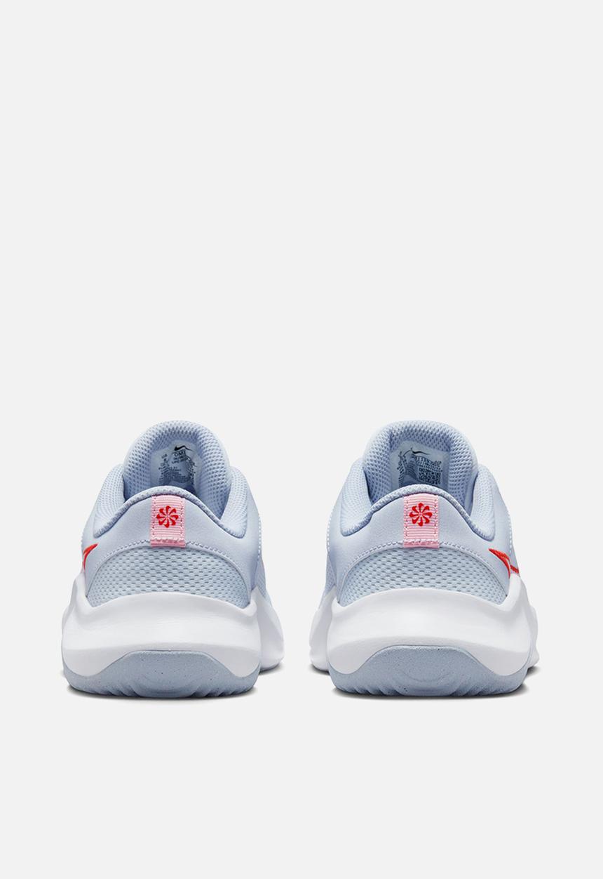 Nike - Nike Legend Essential 3 Next Nature
