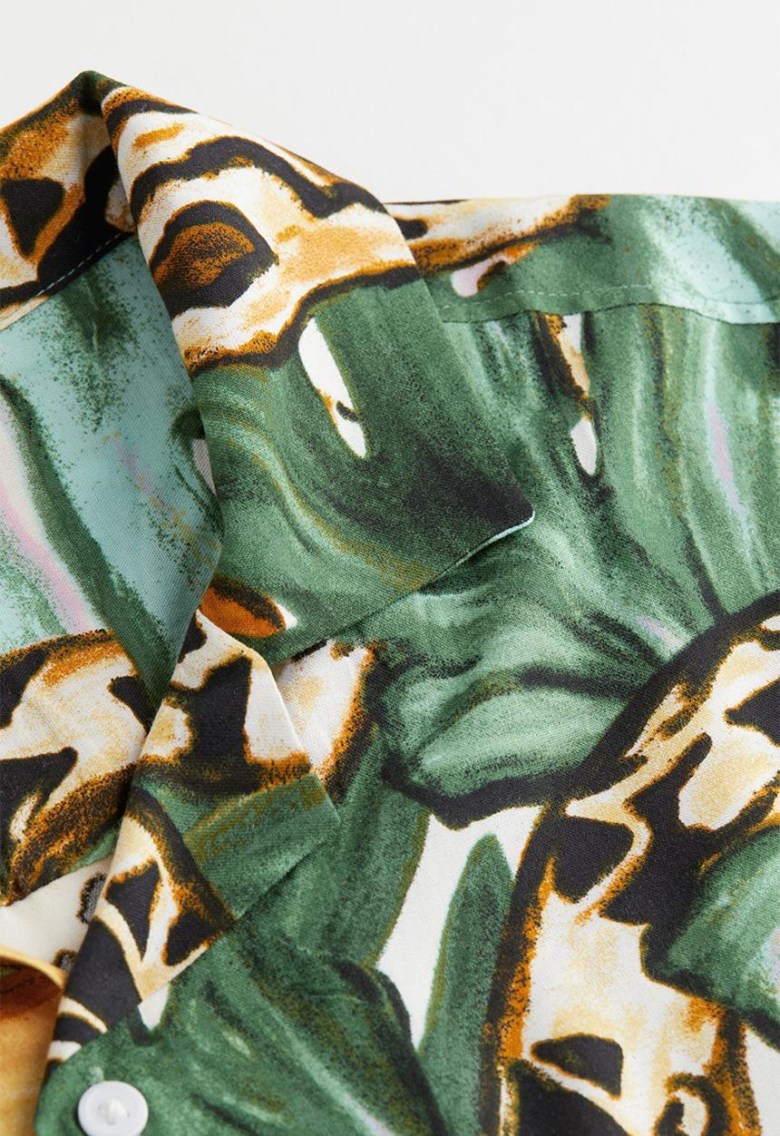 H&M - Relaxed fit patterned resort shirt - green/leaf print