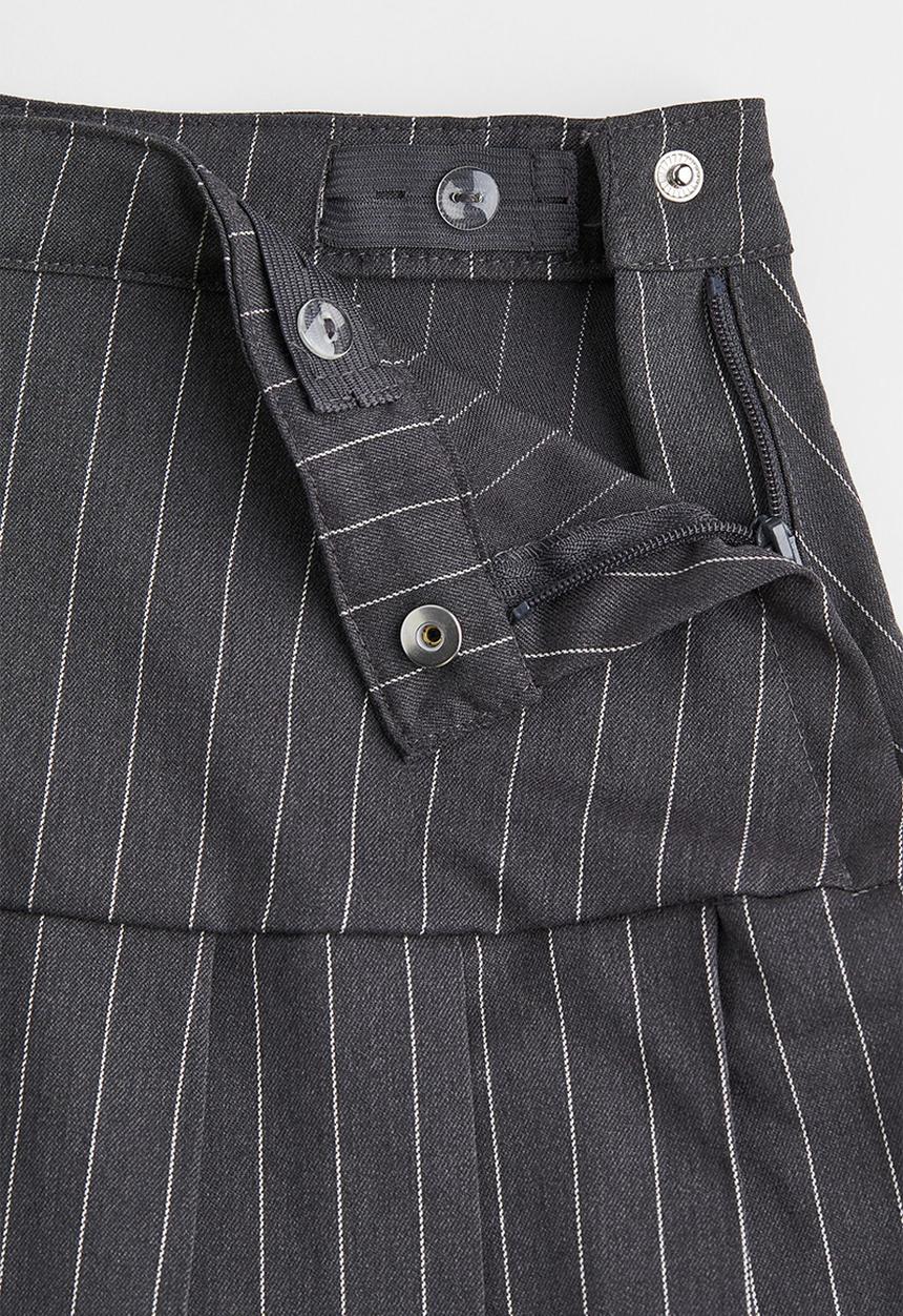 H&M - Pleated twill skirt - dark grey/pinstriped