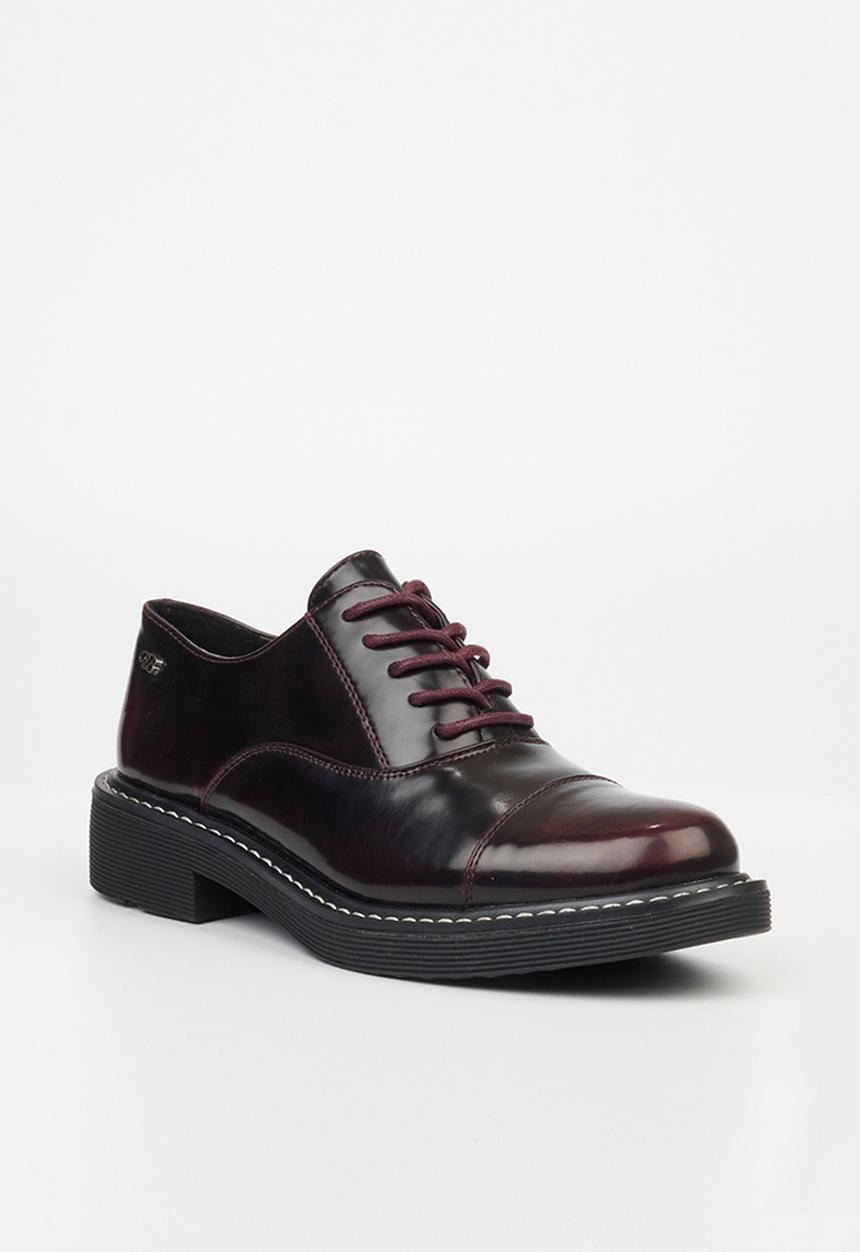 Miss Black - Princeton 1 derby - oxblood
