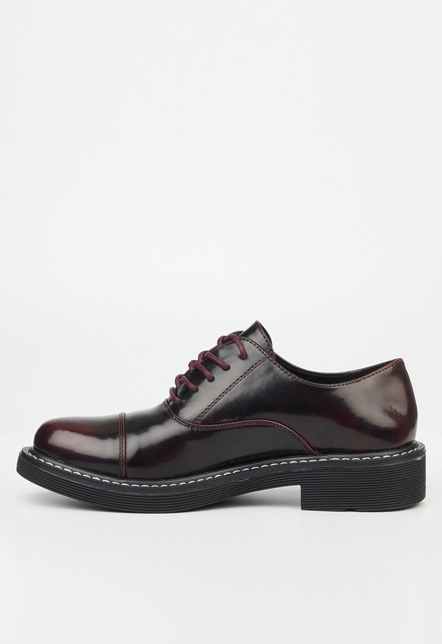 Miss Black - Princeton 1 derby - oxblood