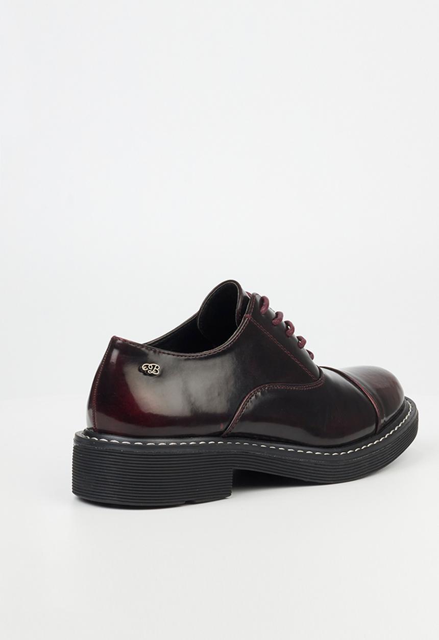 Miss Black - Princeton 1 derby - oxblood